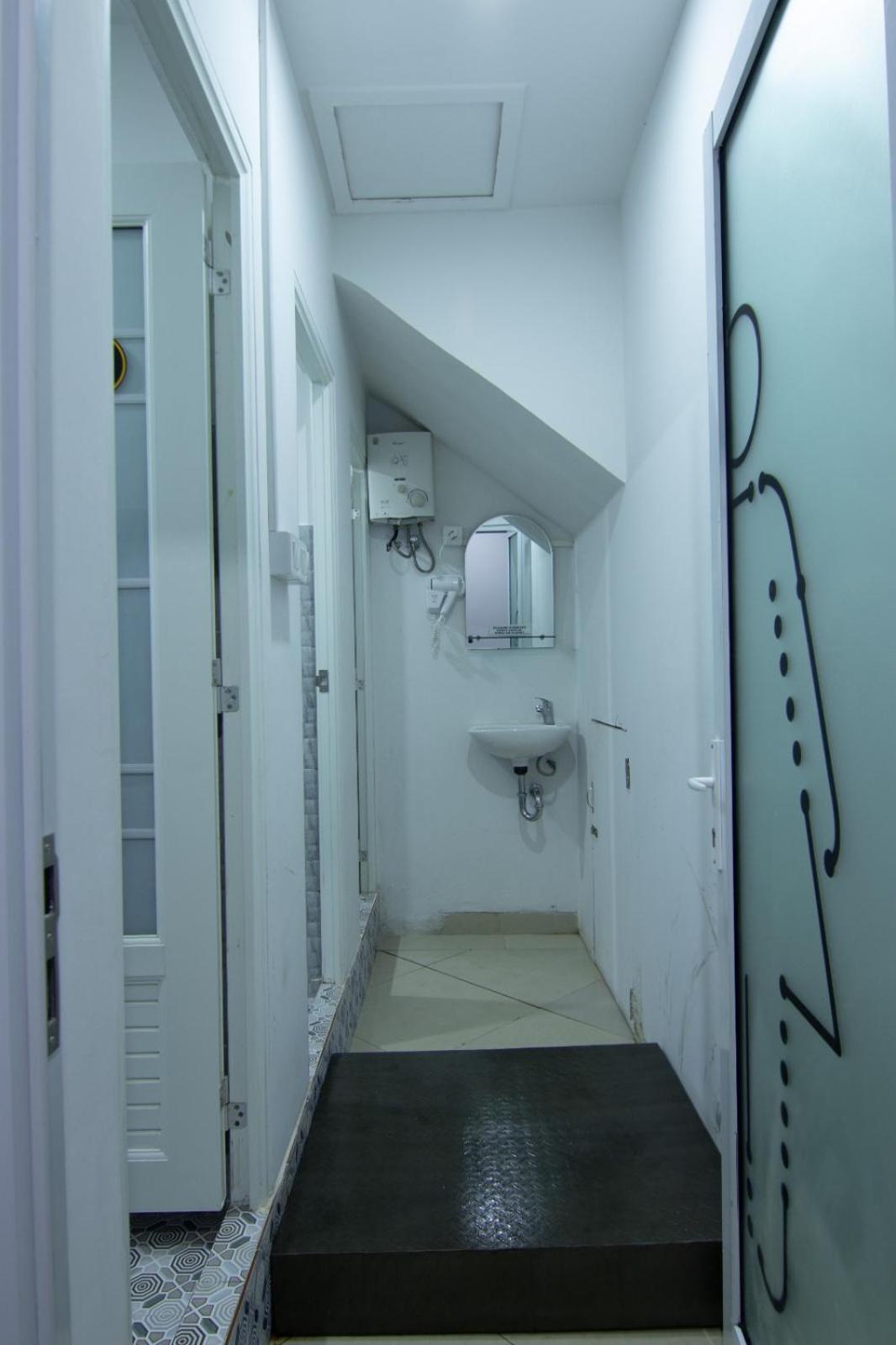 Kareem Syariah Hostel Букиттинги Экстерьер фото