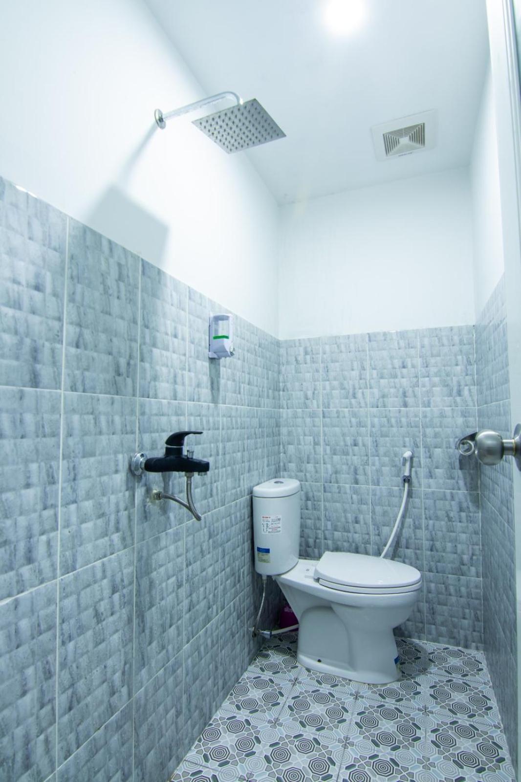 Kareem Syariah Hostel Букиттинги Экстерьер фото